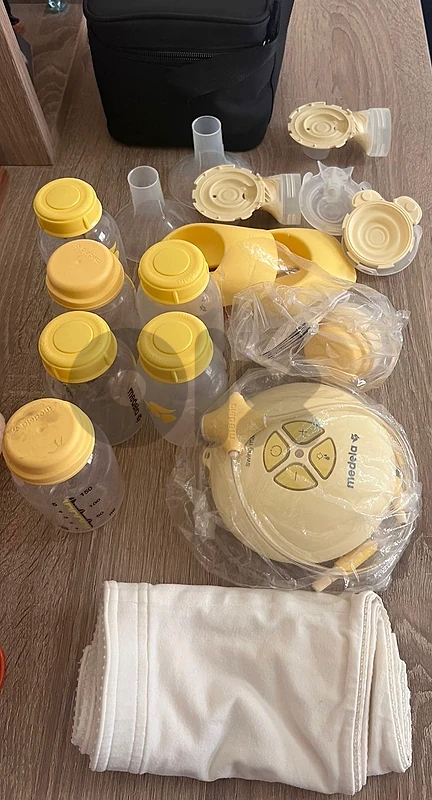 Medela Breastfeeding & Pumping