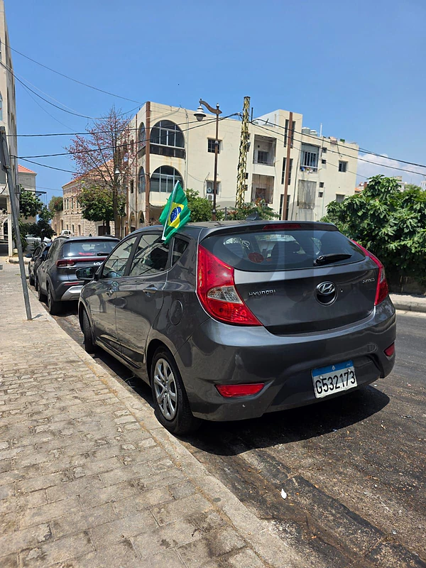 Hyundai Accent 2012 hatchback