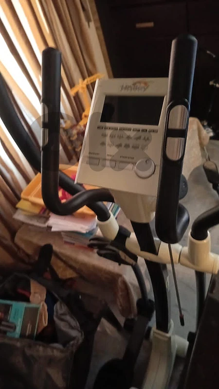 halley elliptical machine with lcd