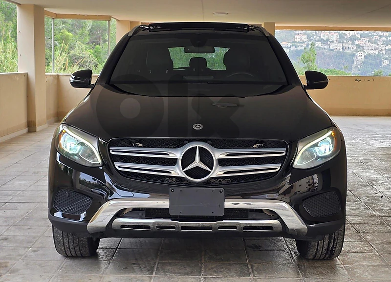 MERCEDES-BENZ GLC300 2018 4MATIC !!