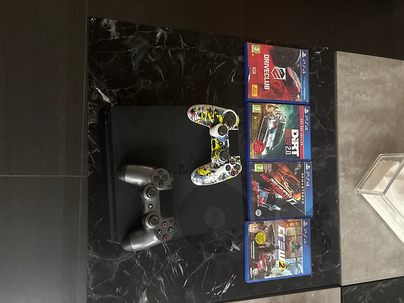 ps4 very clean great condation