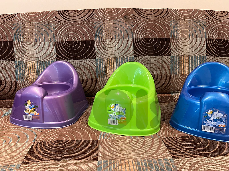 one-piece molded plastic toddler potty chairs