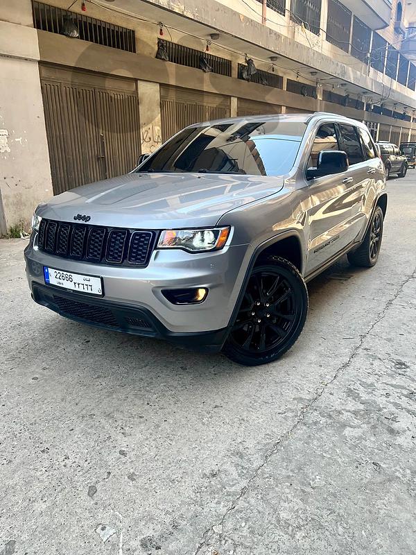Jeep Grand Cherokee 🇺🇸2018 Laredo - Black edition