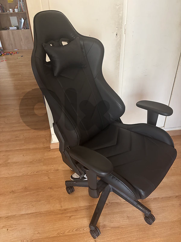 Gaming chair - Excellent condition