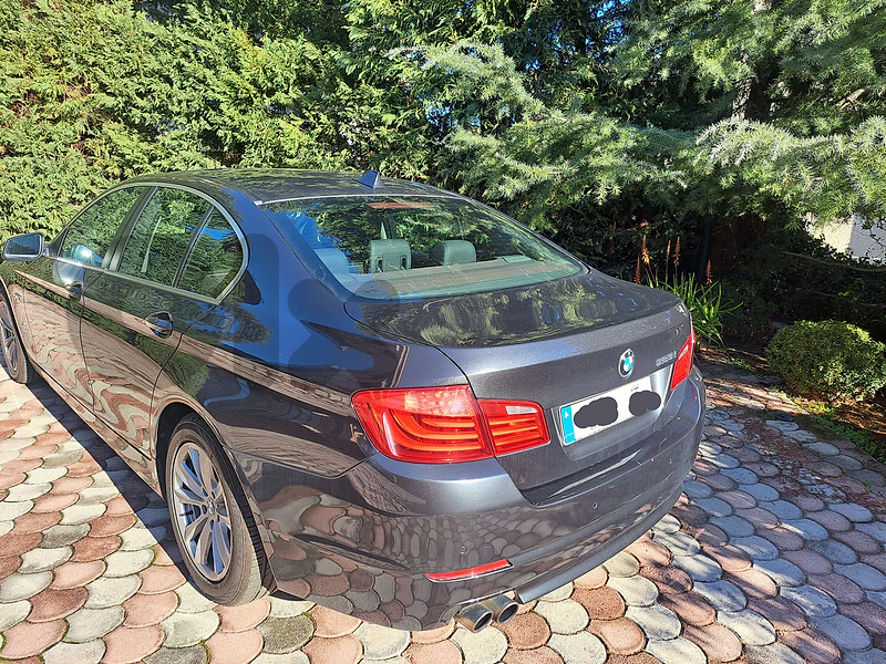 BMW 5-Series 2011 523 i