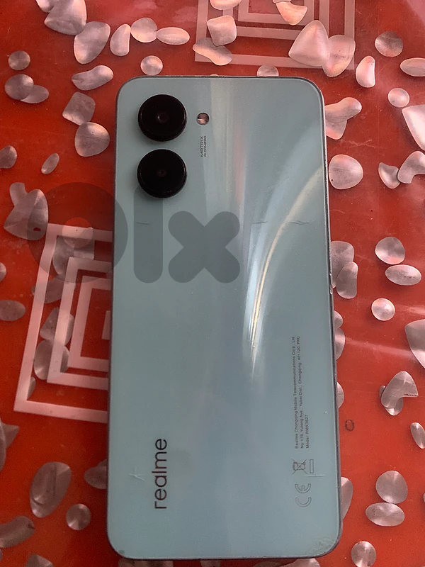 realme c33