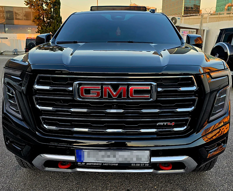 GMC Yukon 2025 AT4 6000km Company source