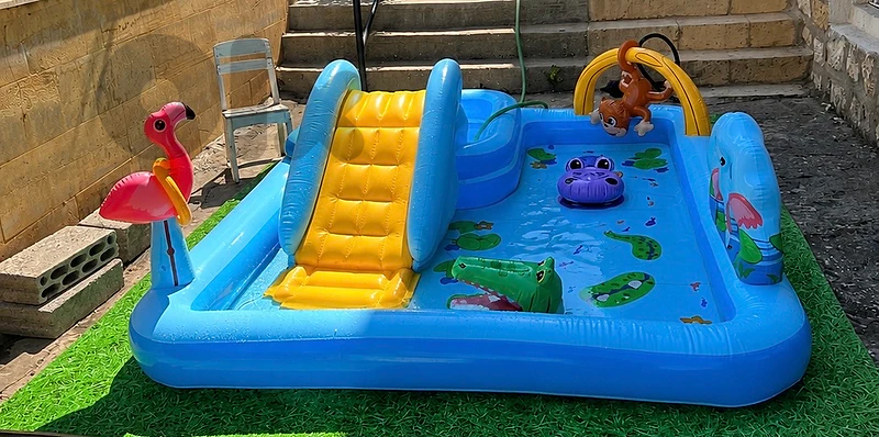 Intex Jungle Adventure Play Center pool Intex Jungle Adventure Play Center pool