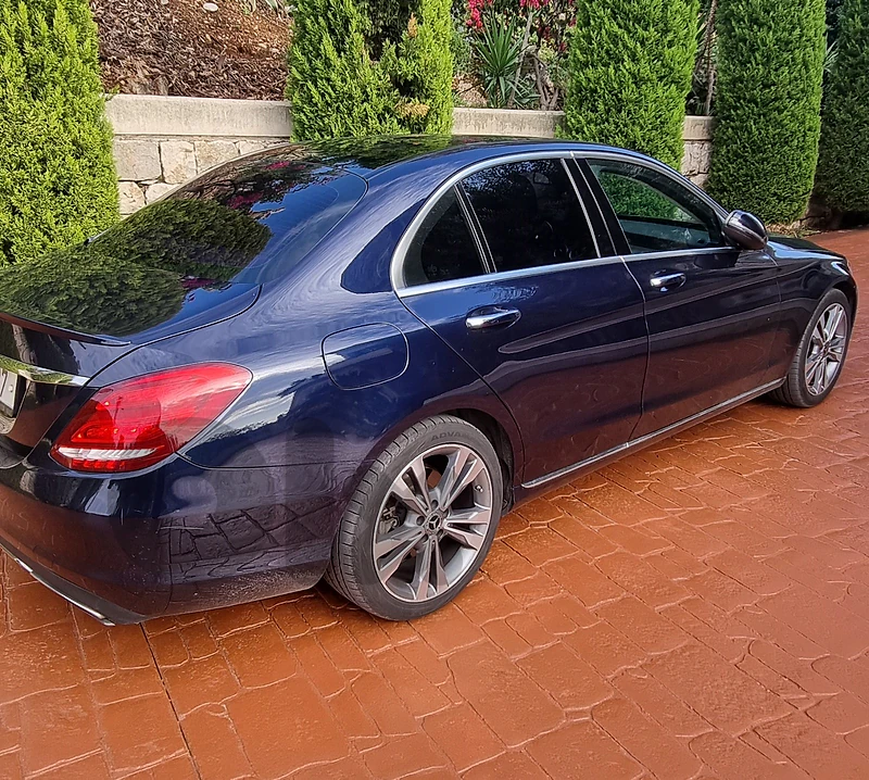 Mercedes-Benz C300 - Full Premium + Sports Package