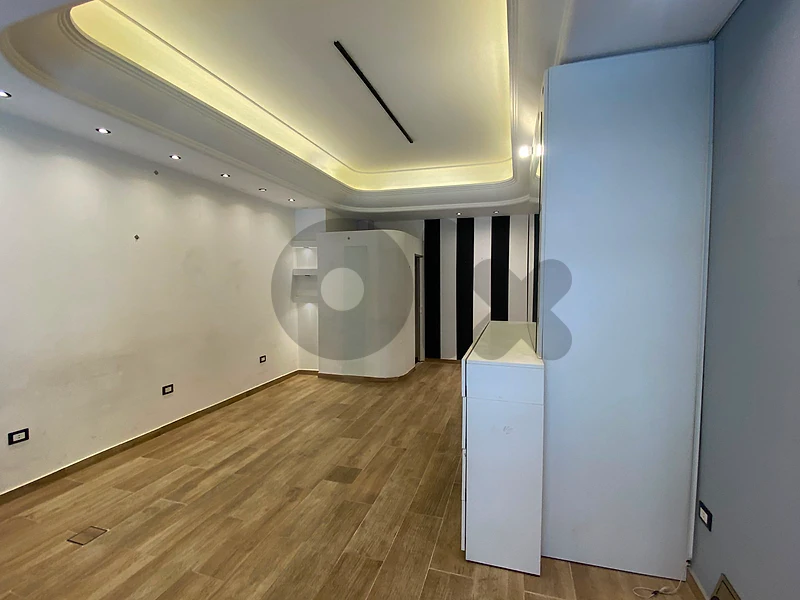 Shop for Rent in Hamraمحل تجاري للإيجار في الحمرا