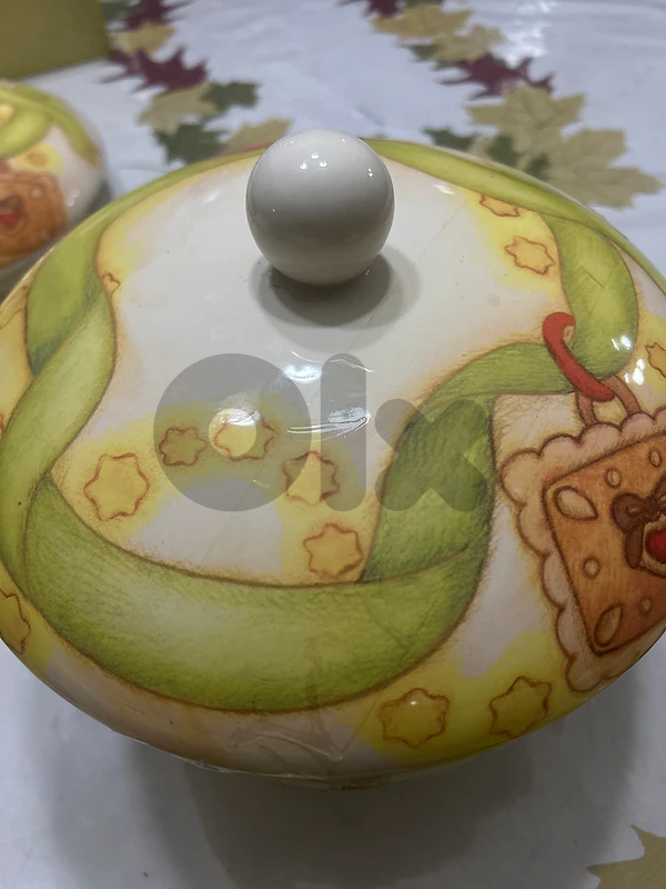 New Thun Czechoslovakia Porcelain Covered Casserole  (22cm) - Flawless