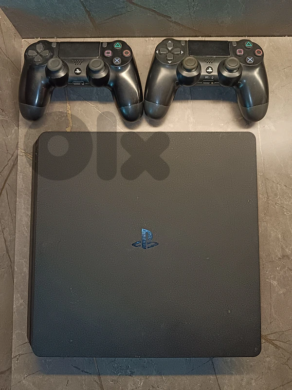 Playstation 4 slim