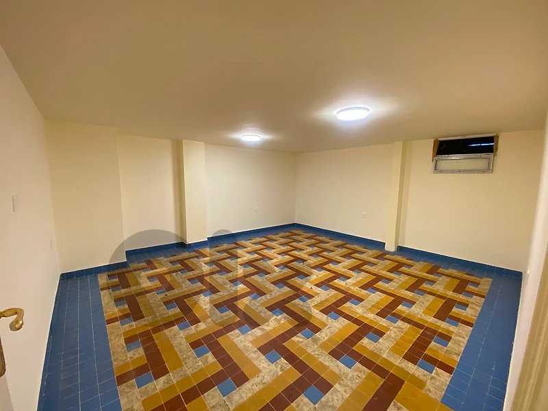 Office for Rent in Hamraمكتب للإيجار في الحمرا