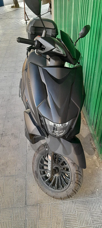 avenis like new
