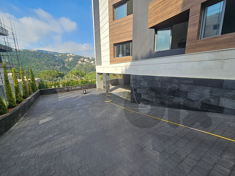 Modern 160SQM Apartment in Baabdat for sale