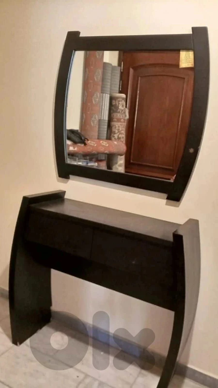 كونسول مع مرايه