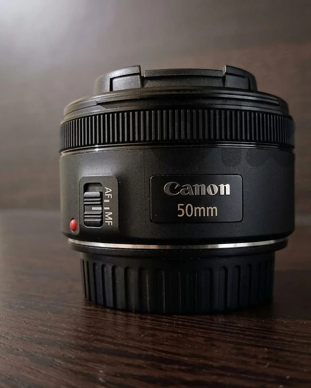 lens 50mm 1.8
