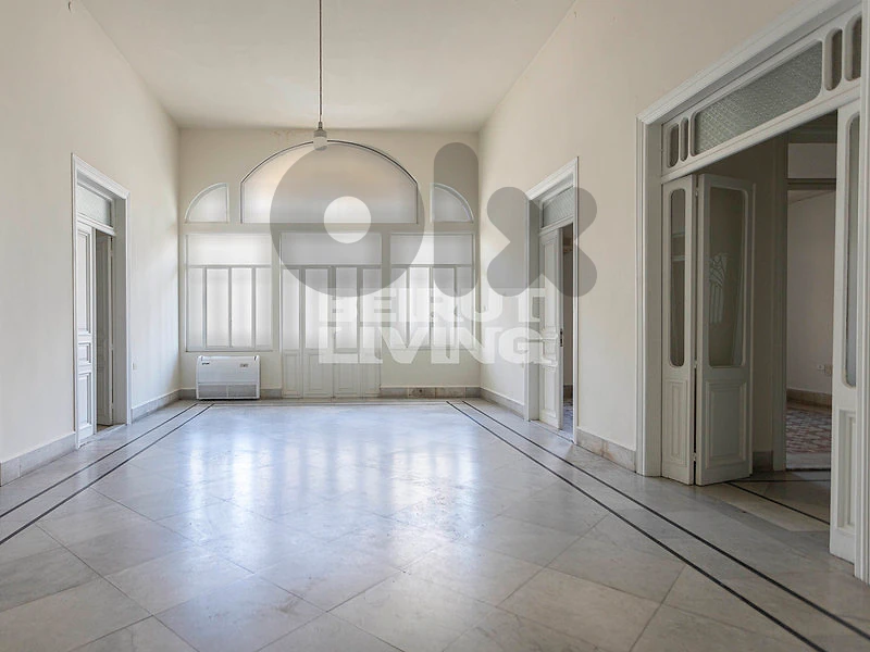 Spacious Traditional Apartment | Great Location