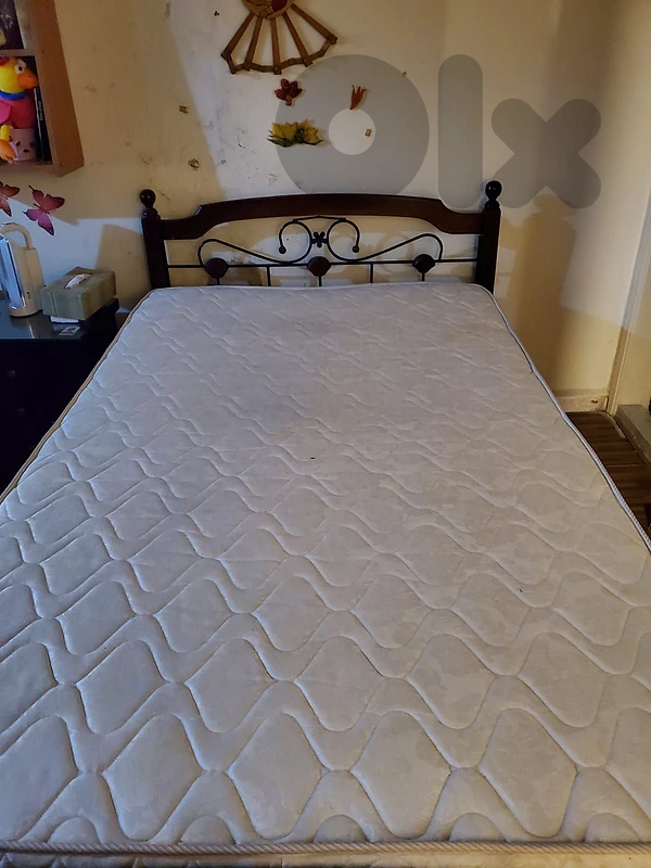 Full bedroom lightly used with matresses
