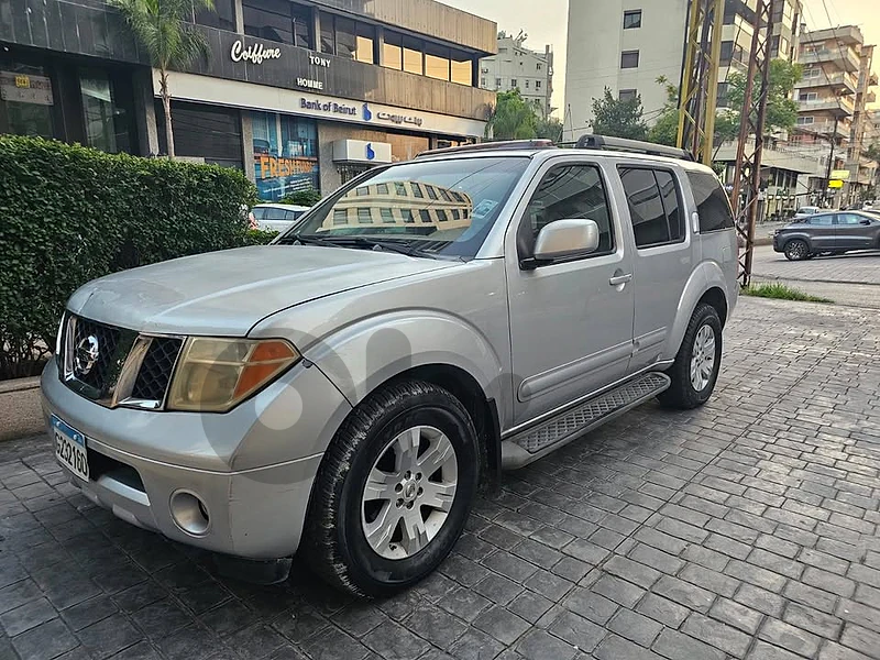 Nissan Pathfinder 2005
