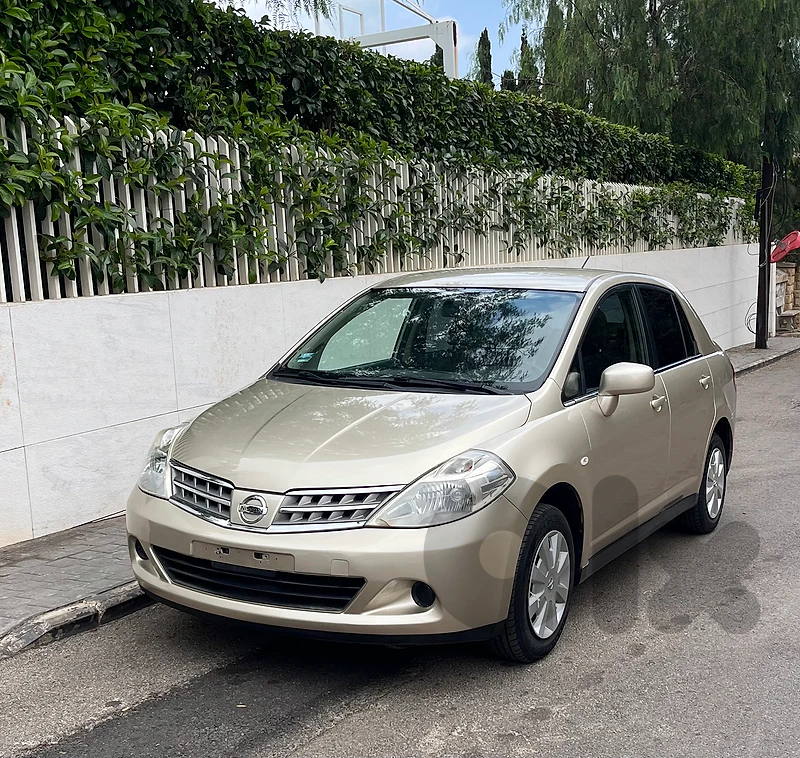 Nissan Tiida 2011