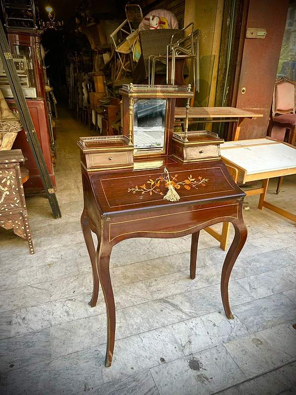 Antique frensh Louis XV secretaire desk in marquetry