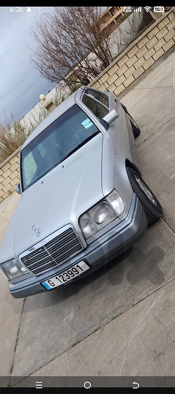 Mercedes-Benz 200 Series 1994 220