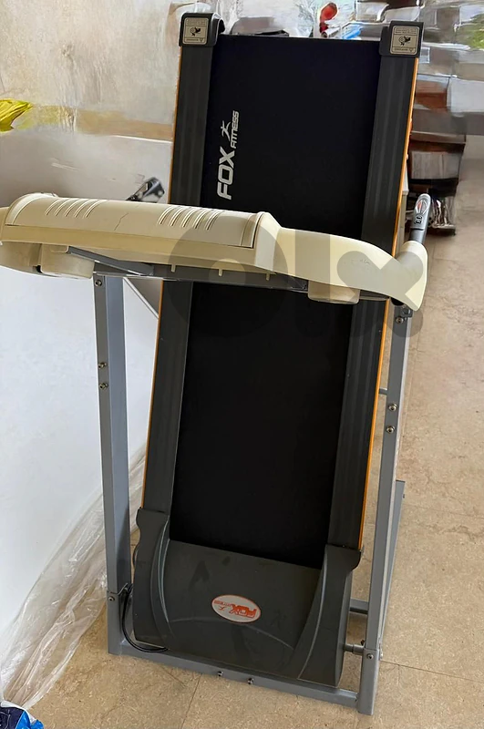 TREADMILL BARELY USED almost new