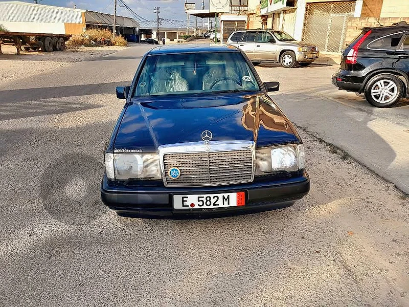 Mercedes-Benz E230 1989