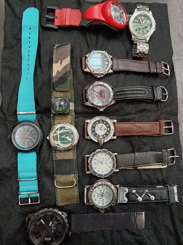 14 extremely rare Vintage watches Swiss and japanese all for 150$