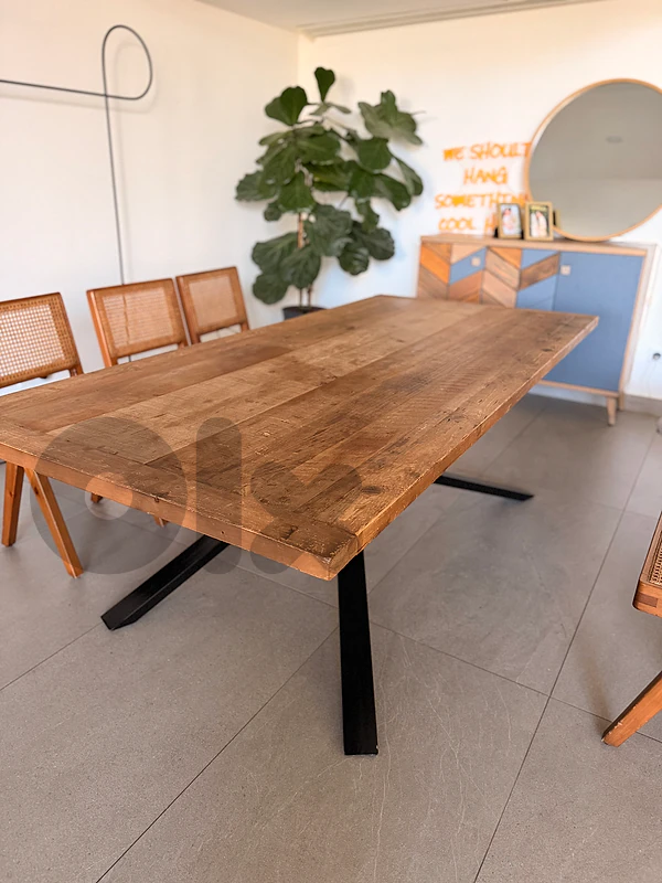 real wood dining table in a very good condition