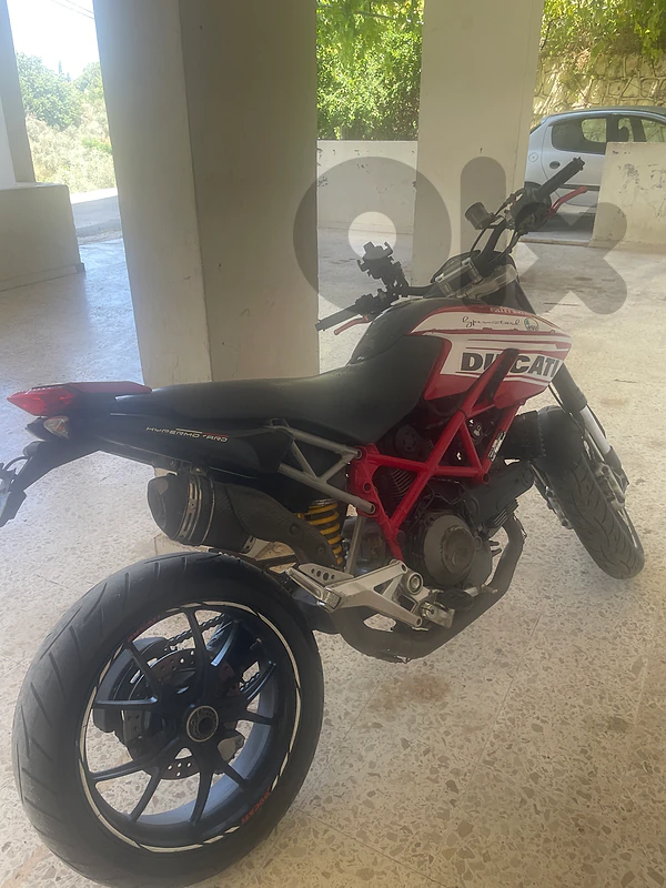 ducati hypermotard 1100