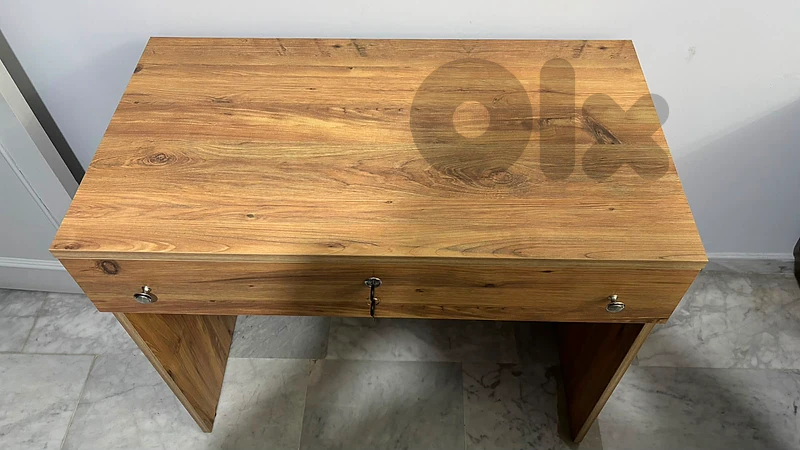 Wood-Effect Oak Desk – Good Condition