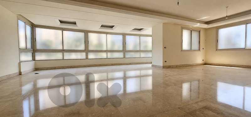 Sea View Apartment For Sale in Ramlet El Baydaشقة مطلة على البحر للبيع