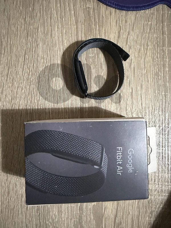 Fitbit air used 2 weeks black