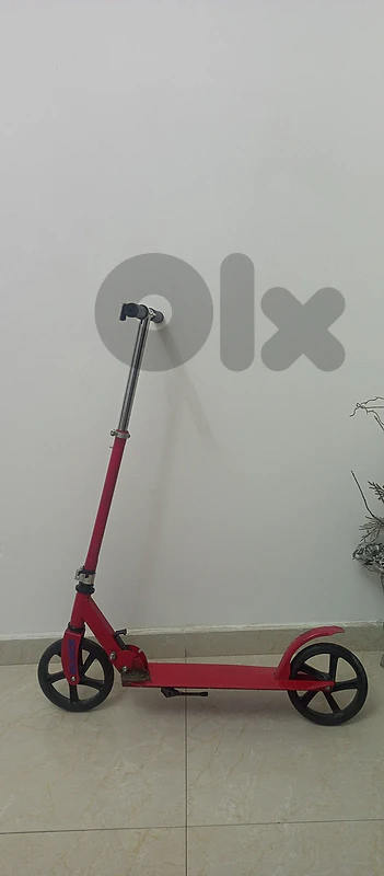 red scooter