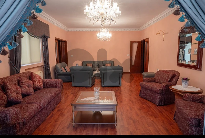 Apartment for Sale in Mazraaشقة للبيع في المزرعة