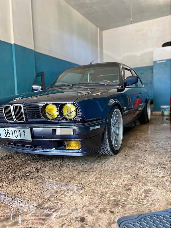 BMW E30 320i 1988