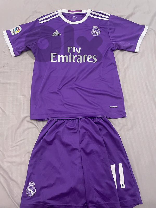 Real Madrid away kit 16-17