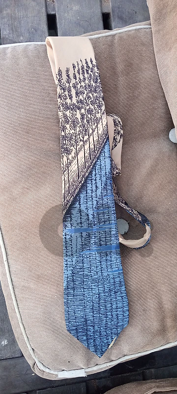 Balenciaga vintage tie