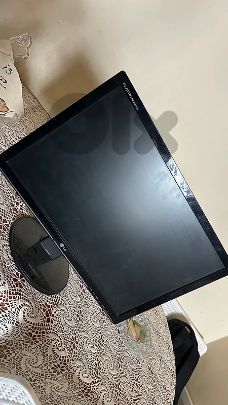 LG 22 inches screen