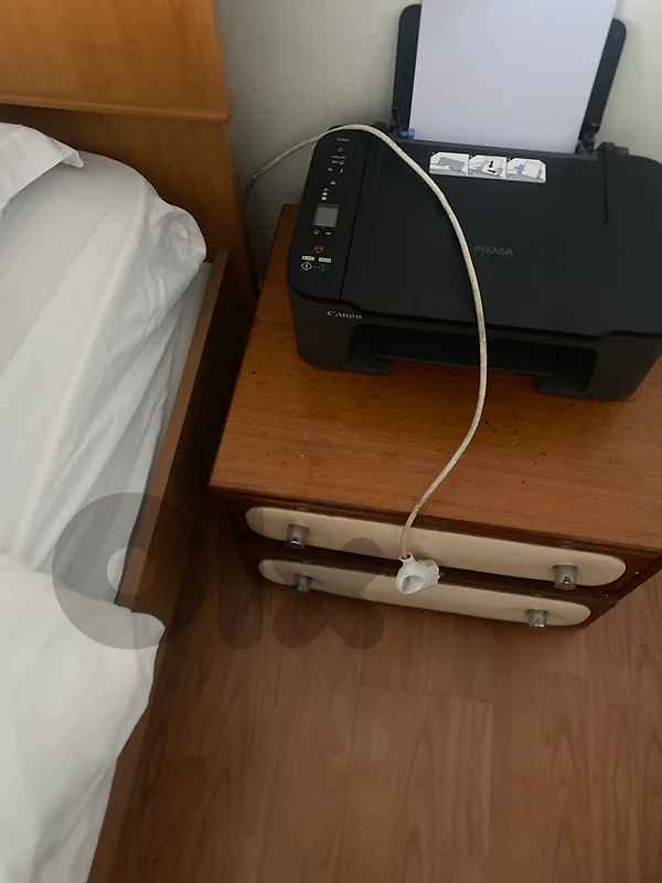 Used mahogany bed for sale- سرير خشب مستعمل للبيع مع ملحقاته