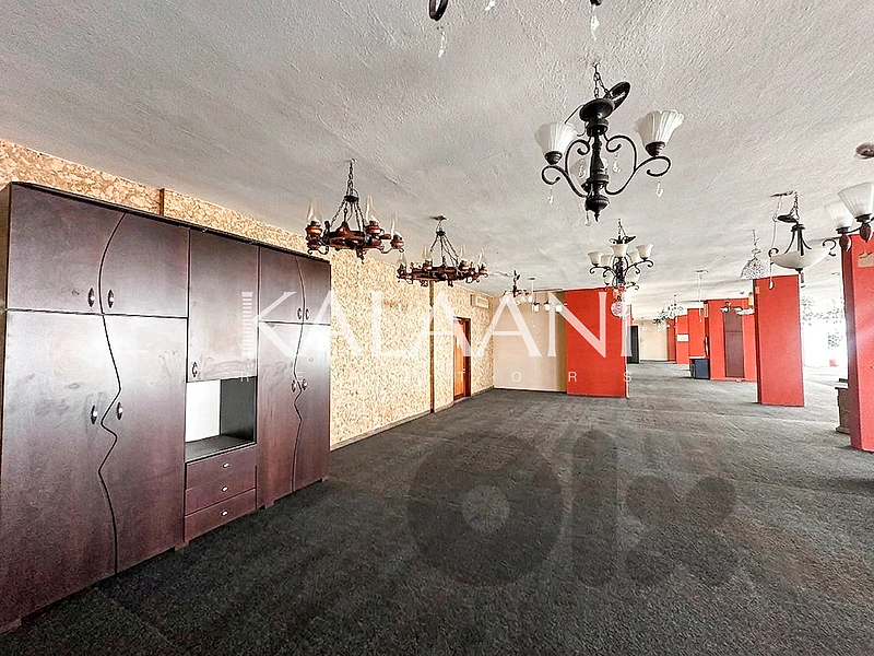 Showroom for Rent in Antelias | صالة عرض للإيجار في أنطلياس