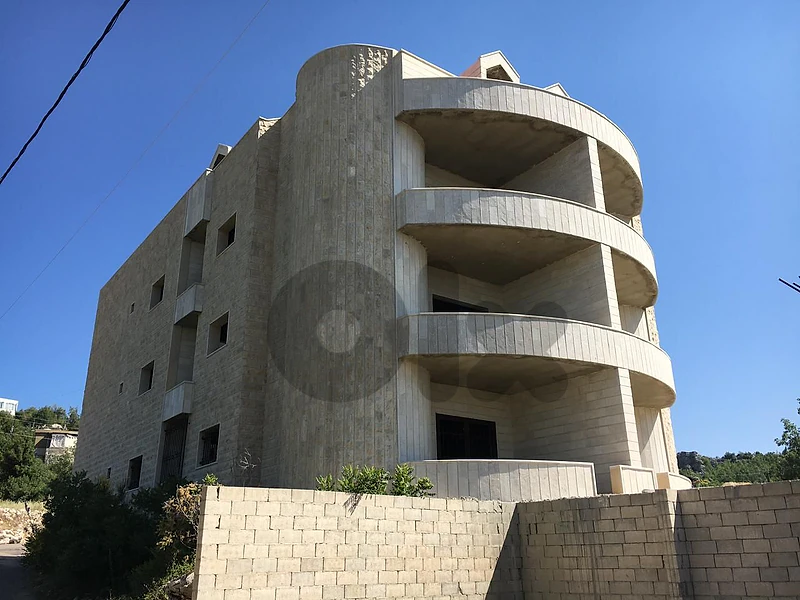 Building For Sale in Rayfoun (6 Apartments)