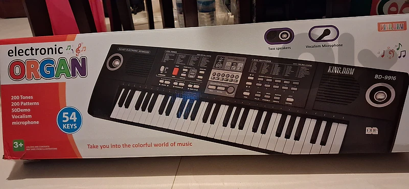 Electronic toy keyboard / organ / piano (info in description)