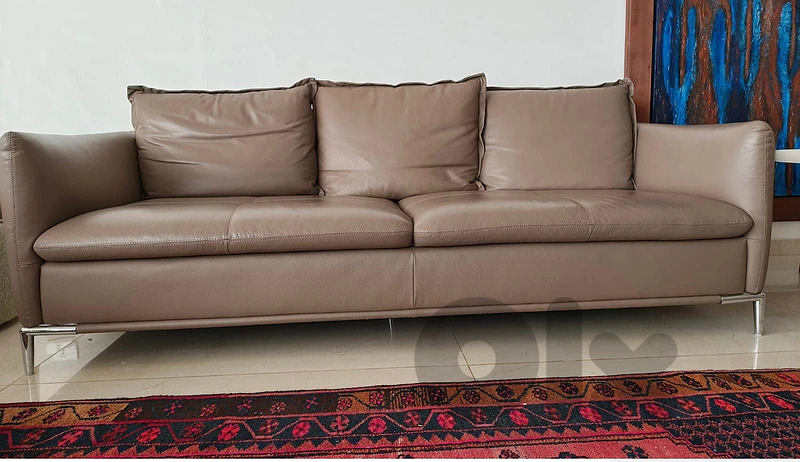 leather living role sofas