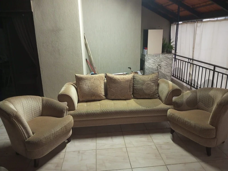 Salon + table