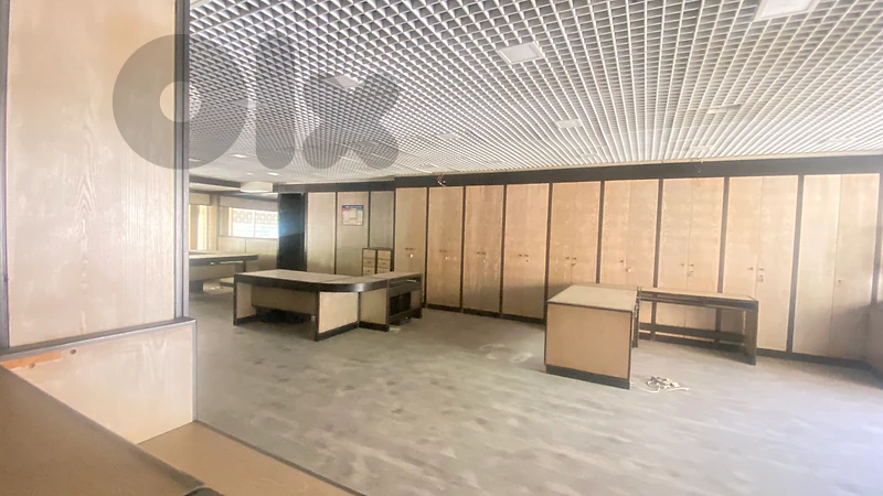 showroom plus offices and balcony badaro prime