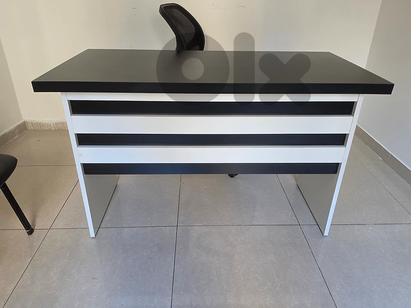 desk مكتب