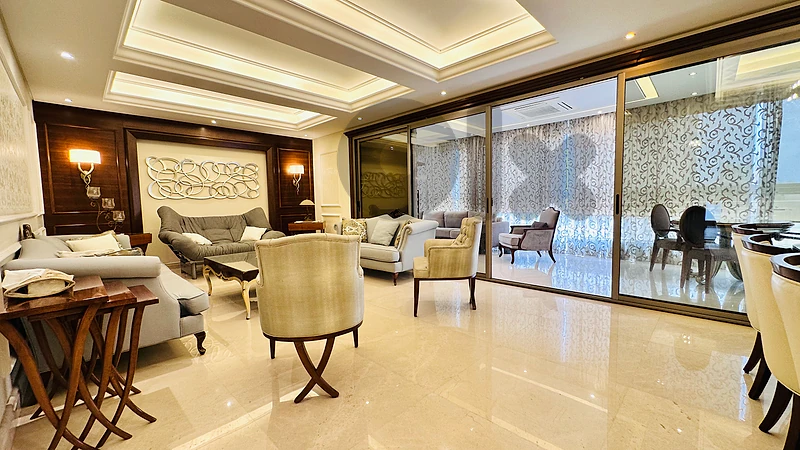 Furnished Apartment In Ramlet Bayada | شقة في الرملة البيضا